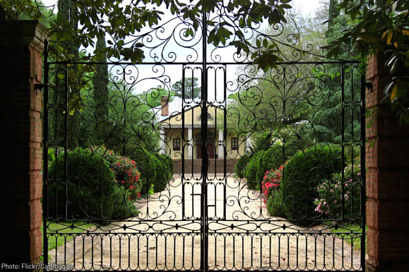 Gates - Photo: Carl F. Bagge on Flickr